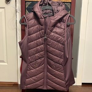 Barbour Women's Quilted Hooded Vest - Mauve